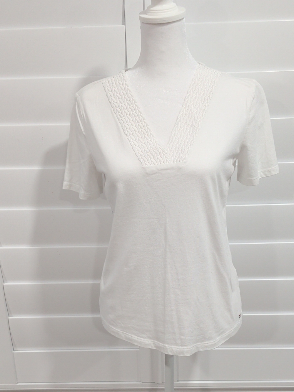 NWOT Tommy Hilfiger White V-Neck Short Sleeve Tee with Braided Trim